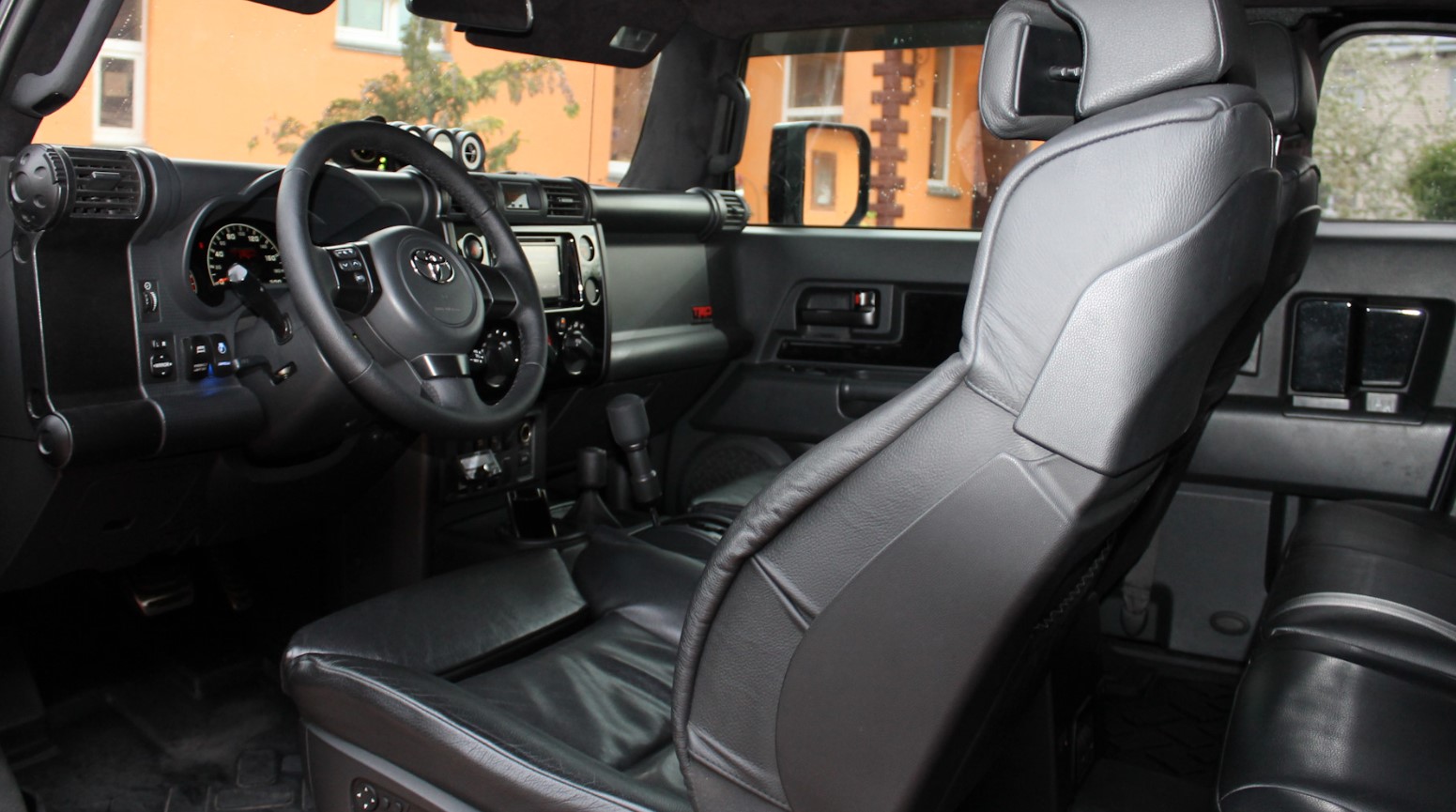 2025 Toyota FJ Cruiser Interior